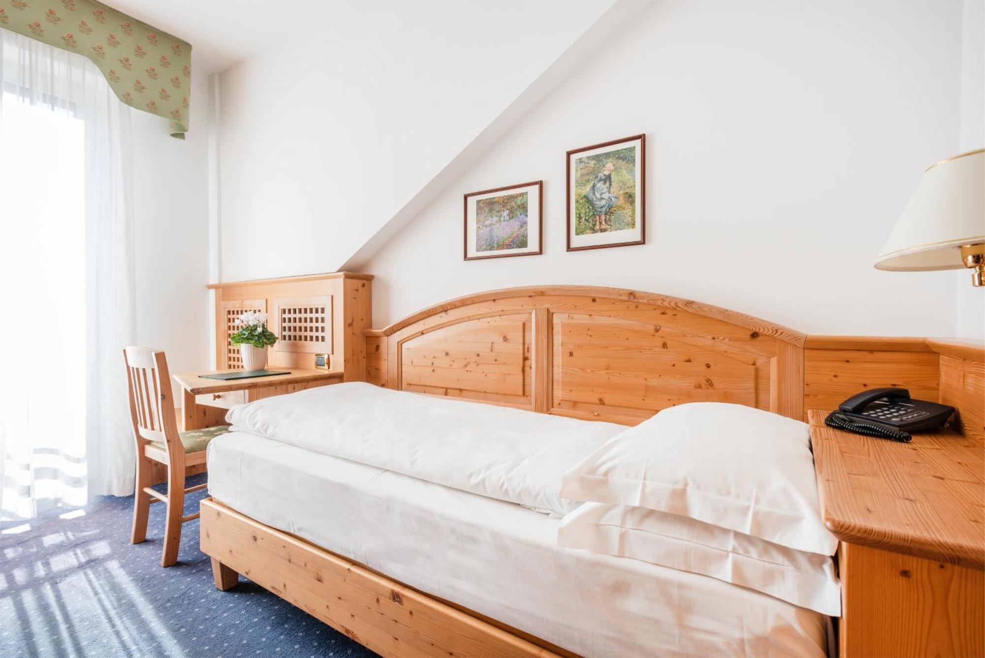 Hotel Lucia Levico Terme Exterior photo